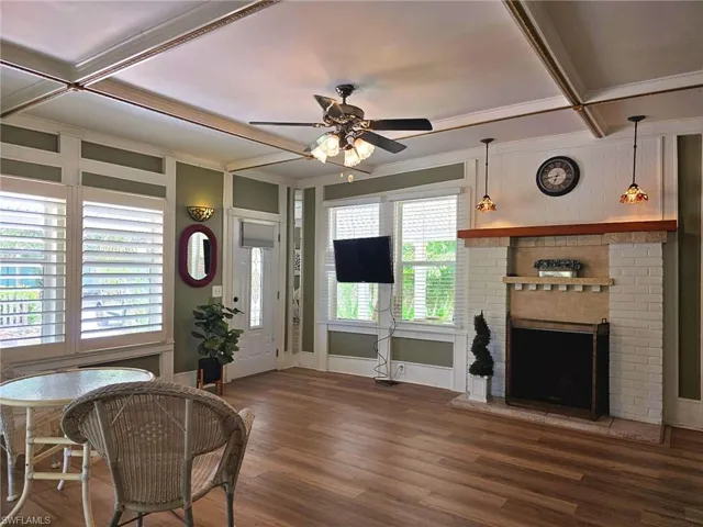 2579 2nd St, Fort Myers, Florida 33901