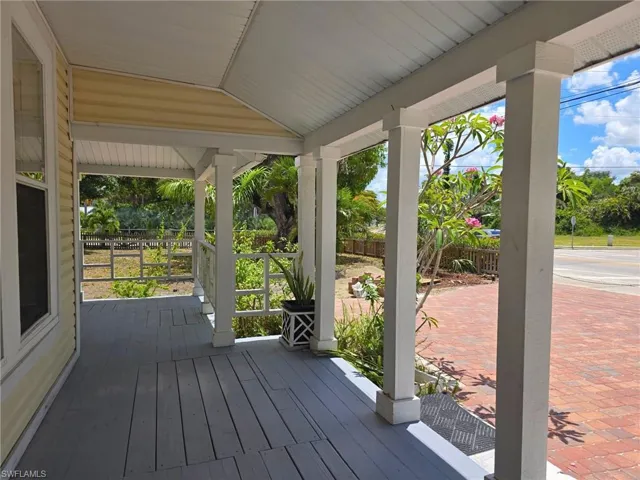 2579 2nd St, Fort Myers, Florida 33901