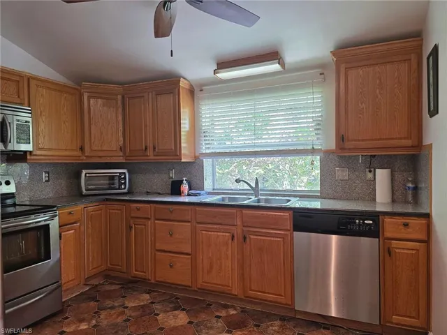 2579 2nd St, Fort Myers, Florida 33901