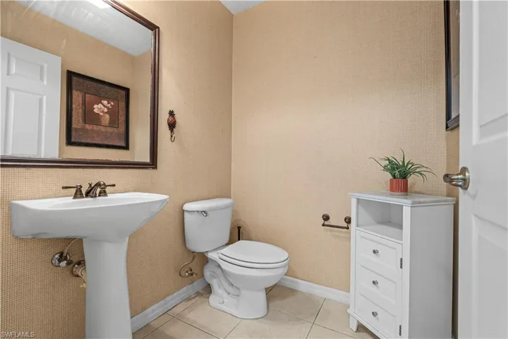 9808  Roundstone  CIR, Fort Myers, FL 33967