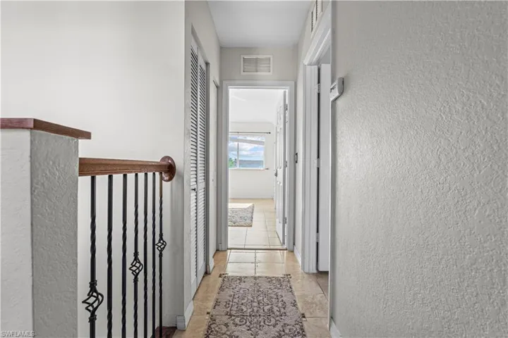 9808 Roundstone Cir, Fort Myers, Florida 33967