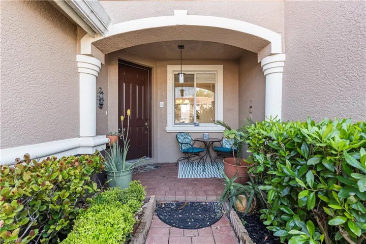 9808  Roundstone  CIR, Fort Myers, FL 33967
