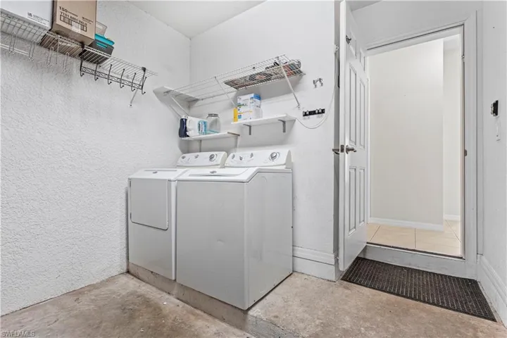 9808 Roundstone Cir, Fort Myers, Florida 33967