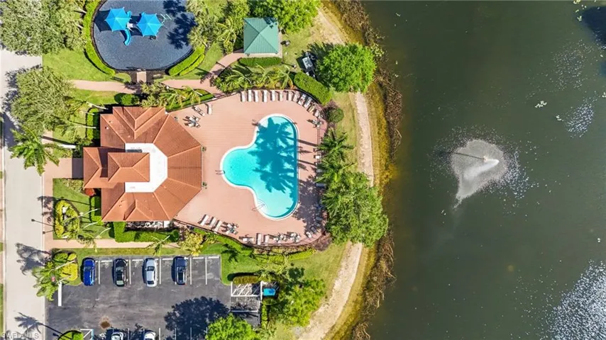 9808 Roundstone Cir, Fort Myers, Florida 33967