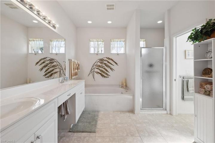 20683  Dennisport  LN, NORTH FORT MYERS, FL 33917