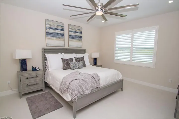 195 Indies Dr E 102, Naples, Florida 34114