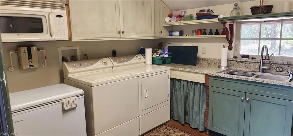 OUtdoor kitchen/laundry