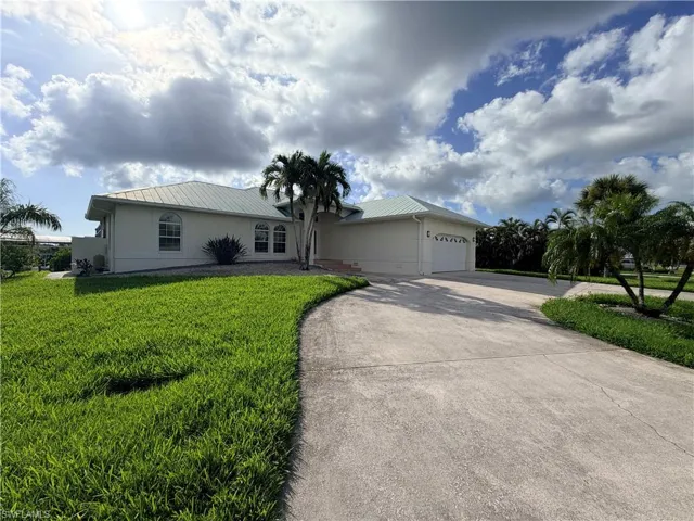 17721 Broadway Ave, Fort Myers Beach, Florida 33931