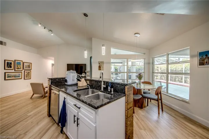 9910 Laketree Ct, Fort Myers, Florida 33967