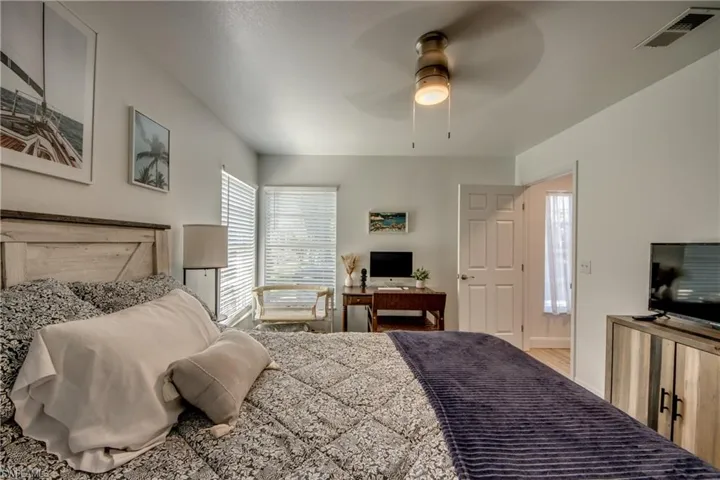 9910 Laketree Ct, Fort Myers, Florida 33967