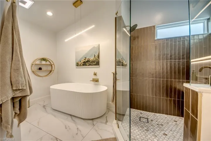 9910 Laketree Ct, Fort Myers, Florida 33967