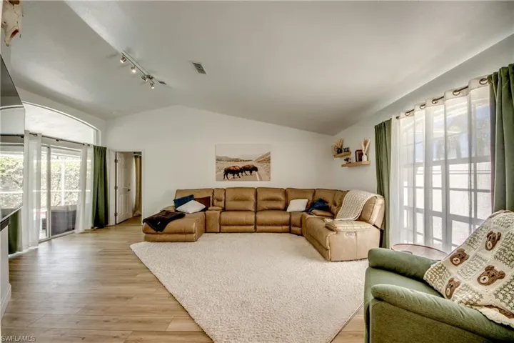 9910 Laketree Ct, Fort Myers, Florida 33967