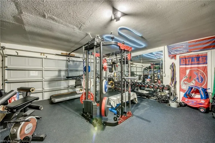 9910 Laketree Ct, Fort Myers, Florida 33967