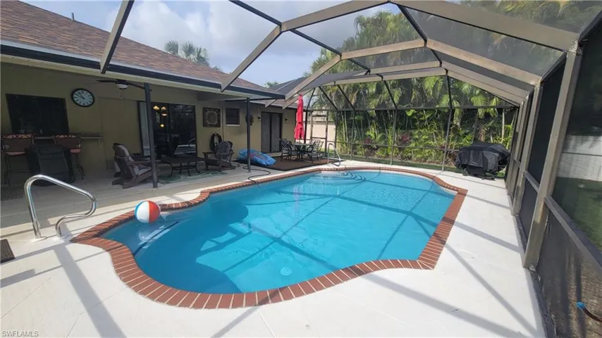 1929 NE 2nd  TER, Cape Coral, FL 33909