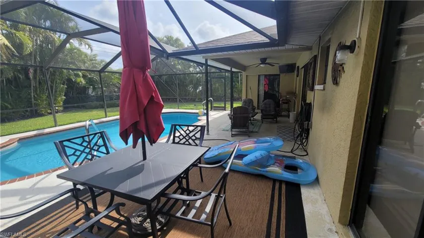 1929 NE 2nd  TER, Cape Coral, FL 33909