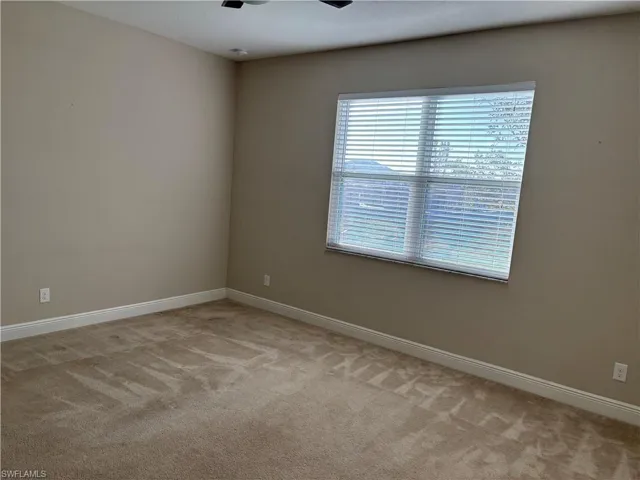 Flex room featuring ceiling fan