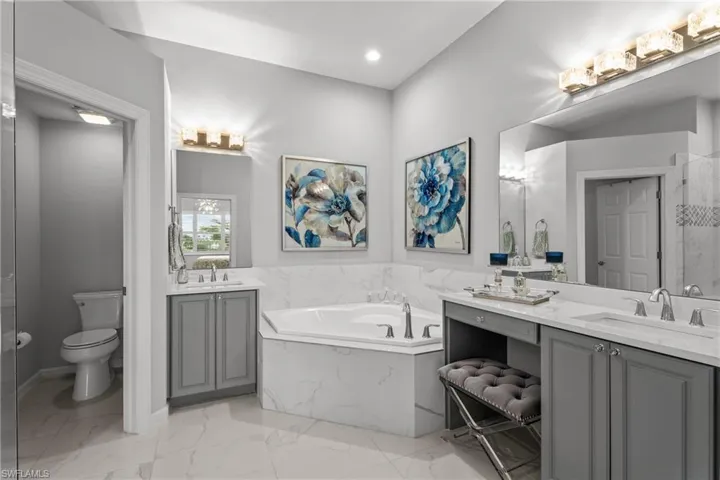 8739 Coastline Ct # 202, Naples Fl 34120