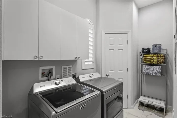 8739 Coastline Ct # 202, Naples Fl 34120
