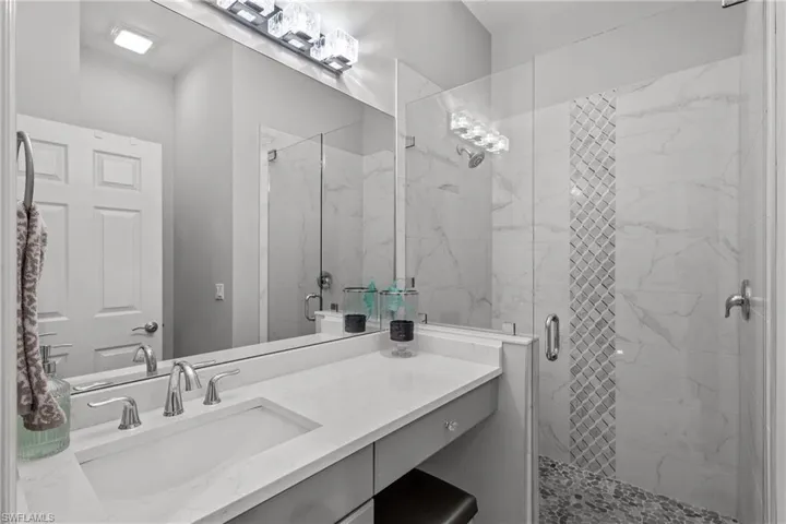 8739 Coastline Ct # 202, Naples Fl 34120