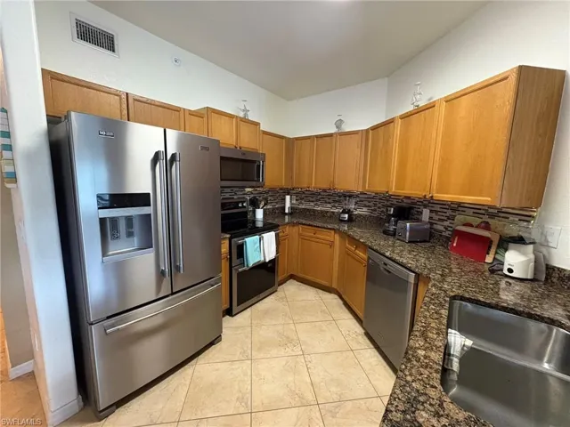 10031 Lake Cove Dr 201, Fort Myers, Florida 33908