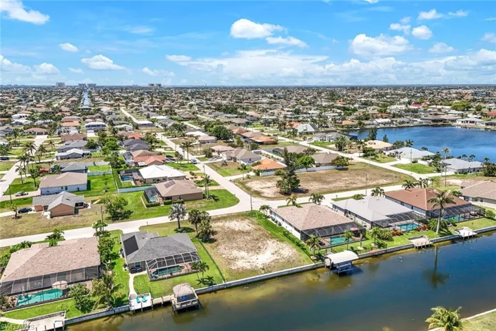 1227 Sw 37th St, Cape Coral, Florida 33914