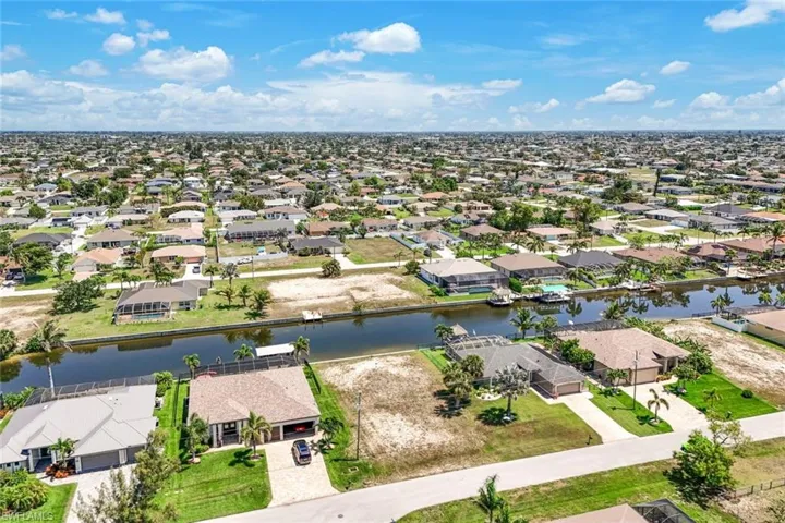1227 Sw 37th St, Cape Coral, Florida 33914