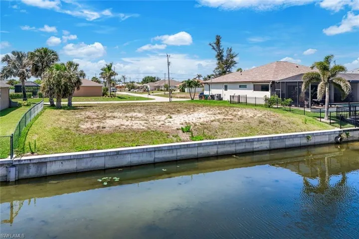1227 Sw 37th St, Cape Coral, Florida 33914