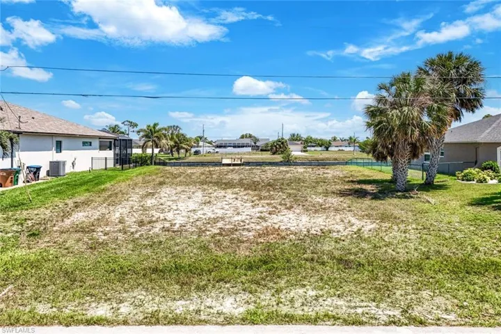 1227 Sw 37th St, Cape Coral, Florida 33914