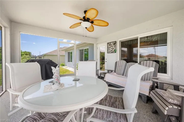 Sunroom with ceiling fan