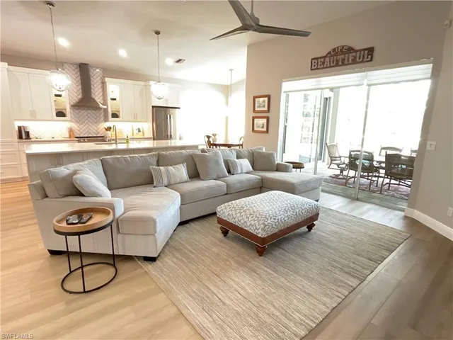1709 Marsh Run, Naples, Florida 34109
