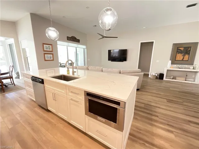 1709 Marsh Run, Naples, Florida 34109
