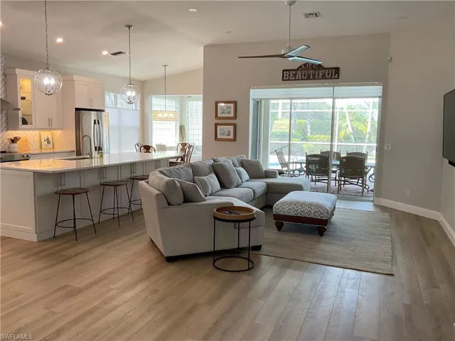 1709 Marsh Run, Naples, Florida 34109