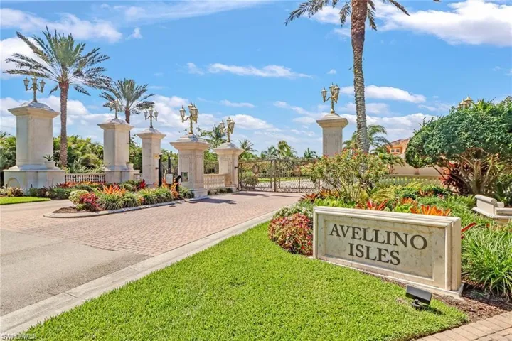 GRAND ENTRANCE TO AVELLINO ISLES