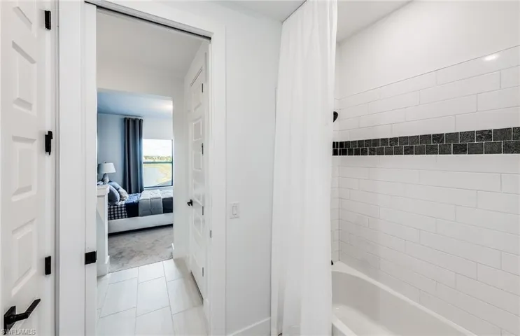 Photos are of a staged model home. Illustration purposes only. Options may vary.