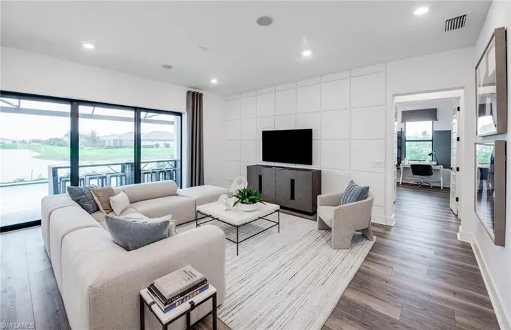 Photos are of a staged model home. Illustration purposes only. Options may vary.