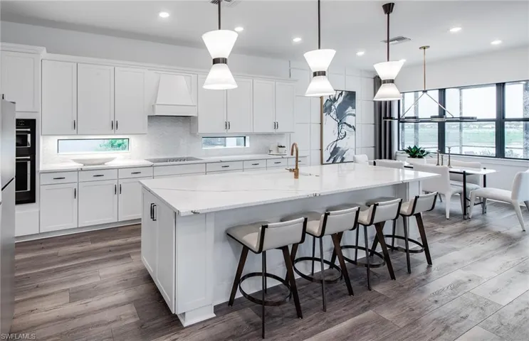 Photos are of a staged model home. Illustration purposes only. Options may vary.