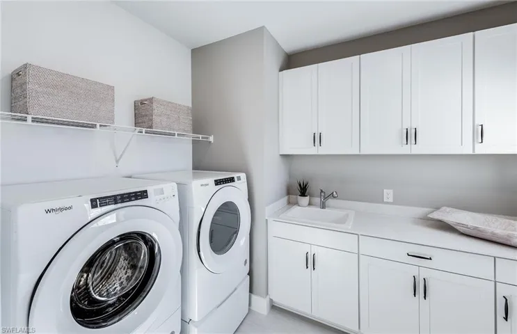 Photos are of a staged model home. Illustration purposes only. Options may vary.