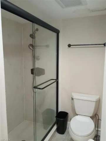 Master Toilet & Shower