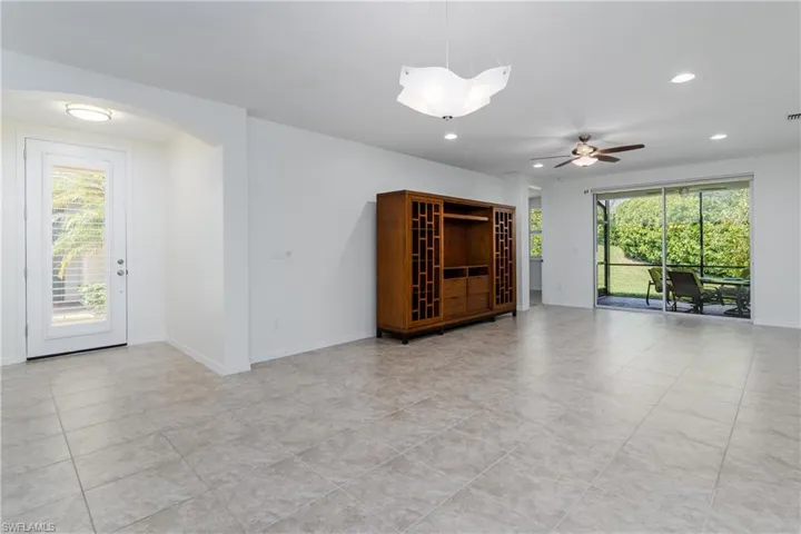 14939 Edgewater Cir, Naples, Florida 34114