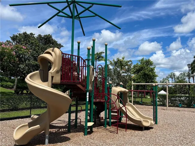 14939 Edgewater Cir, Naples, Florida 34114