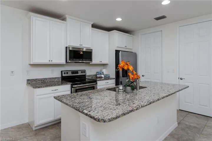 14939 Edgewater Cir, Naples, Florida 34114