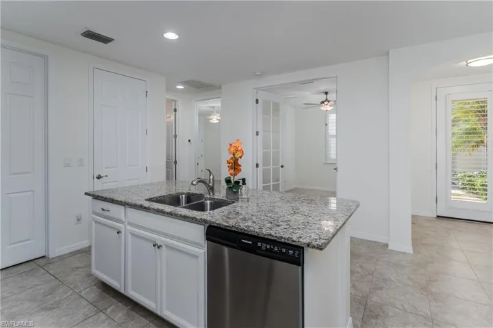 14939 Edgewater Cir, Naples, Florida 34114