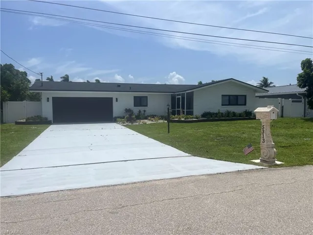 5313 Bayview Ct, Cape Coral, Florida 33904