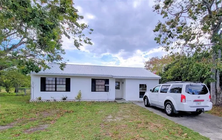 4037 W Sunflower  CIR, Labelle, FL 33935