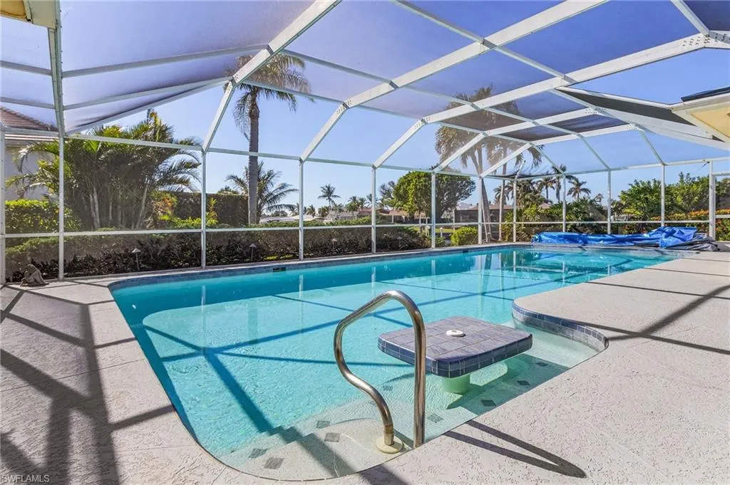 1090 Waterway DR, Fort Myers, FL 33919,2025000138