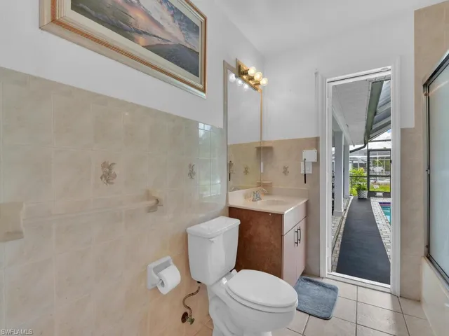Guest/Pool Bath