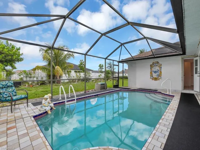 Relax & Soak Up The Florida Sun