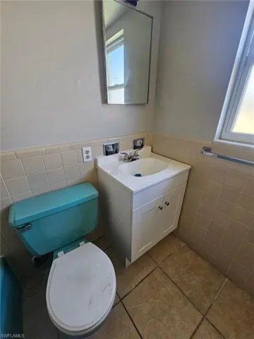 3810 Se 12th Ave 1, Cape Coral, Florida 33904