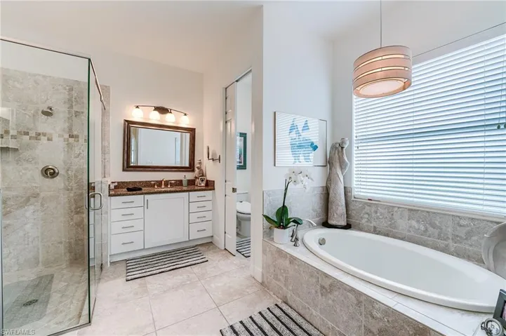 10566 Carena Cir, Fort Myers, Florida 33913