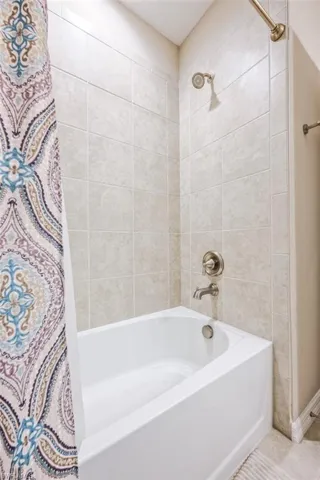9374  POCIDA  CT, Naples, FL 34119